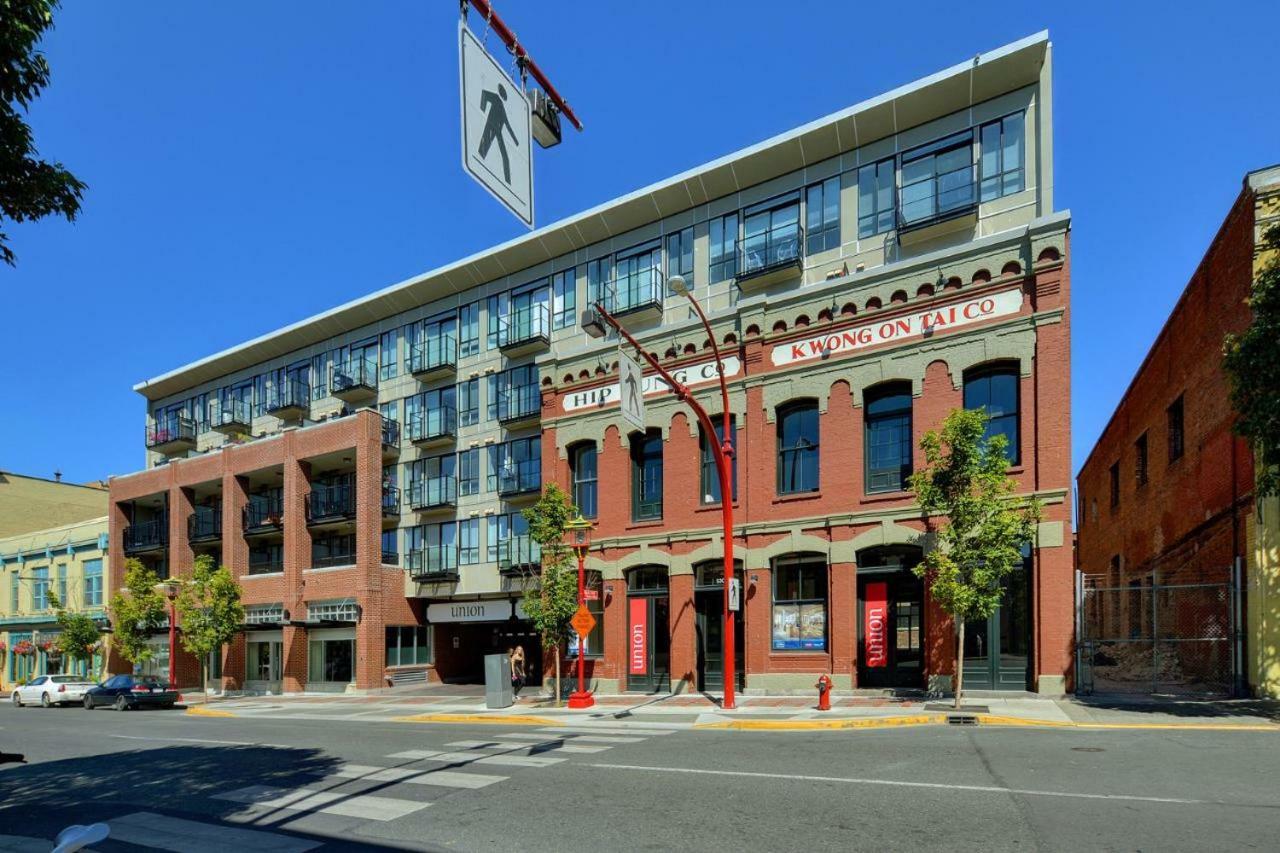 Downtown Heritage Condo With Parking Victoria Kültér fotó